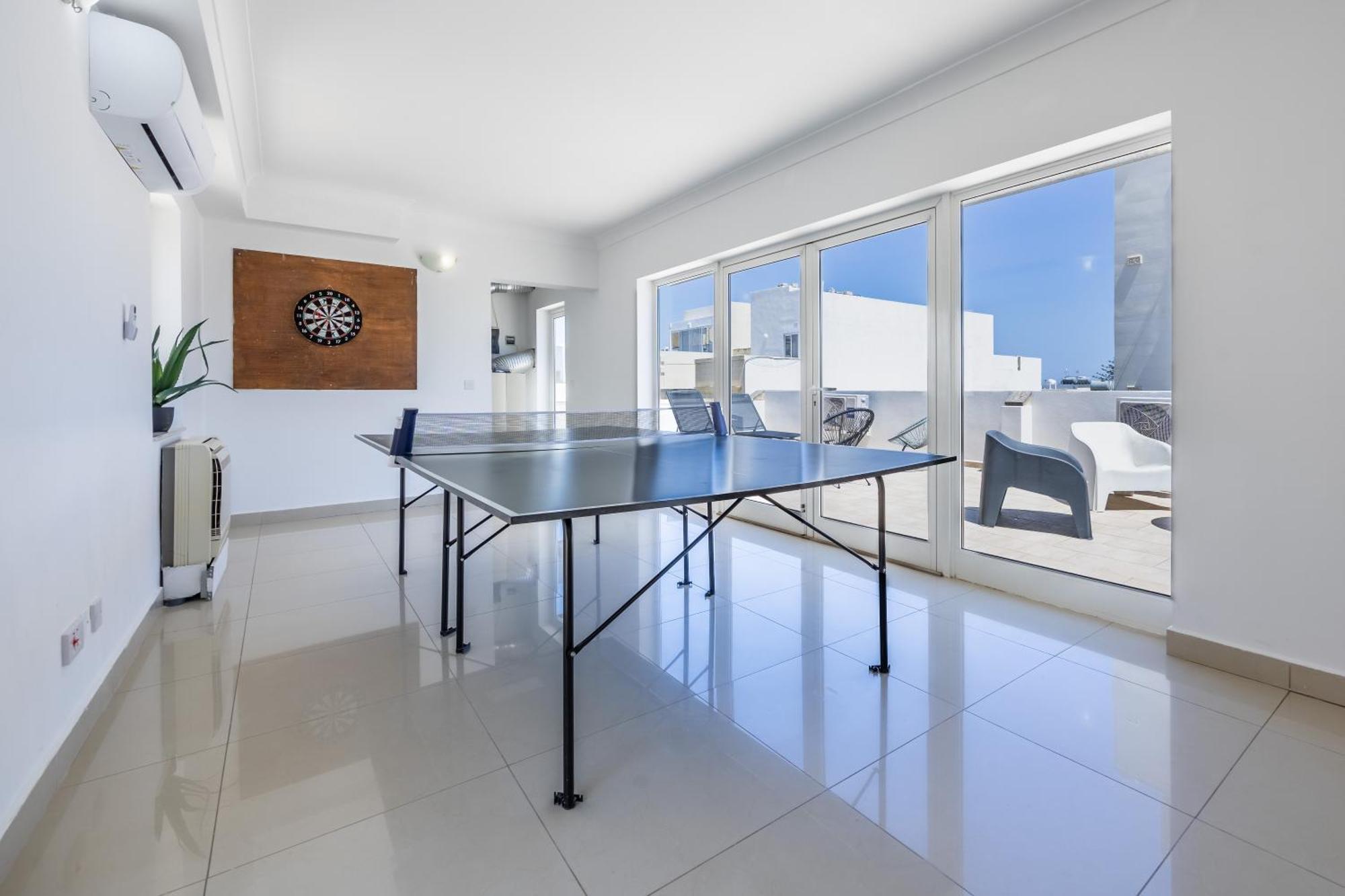 Hard To Come By - Modern & Huge House In Sliema Villa Bagian luar foto